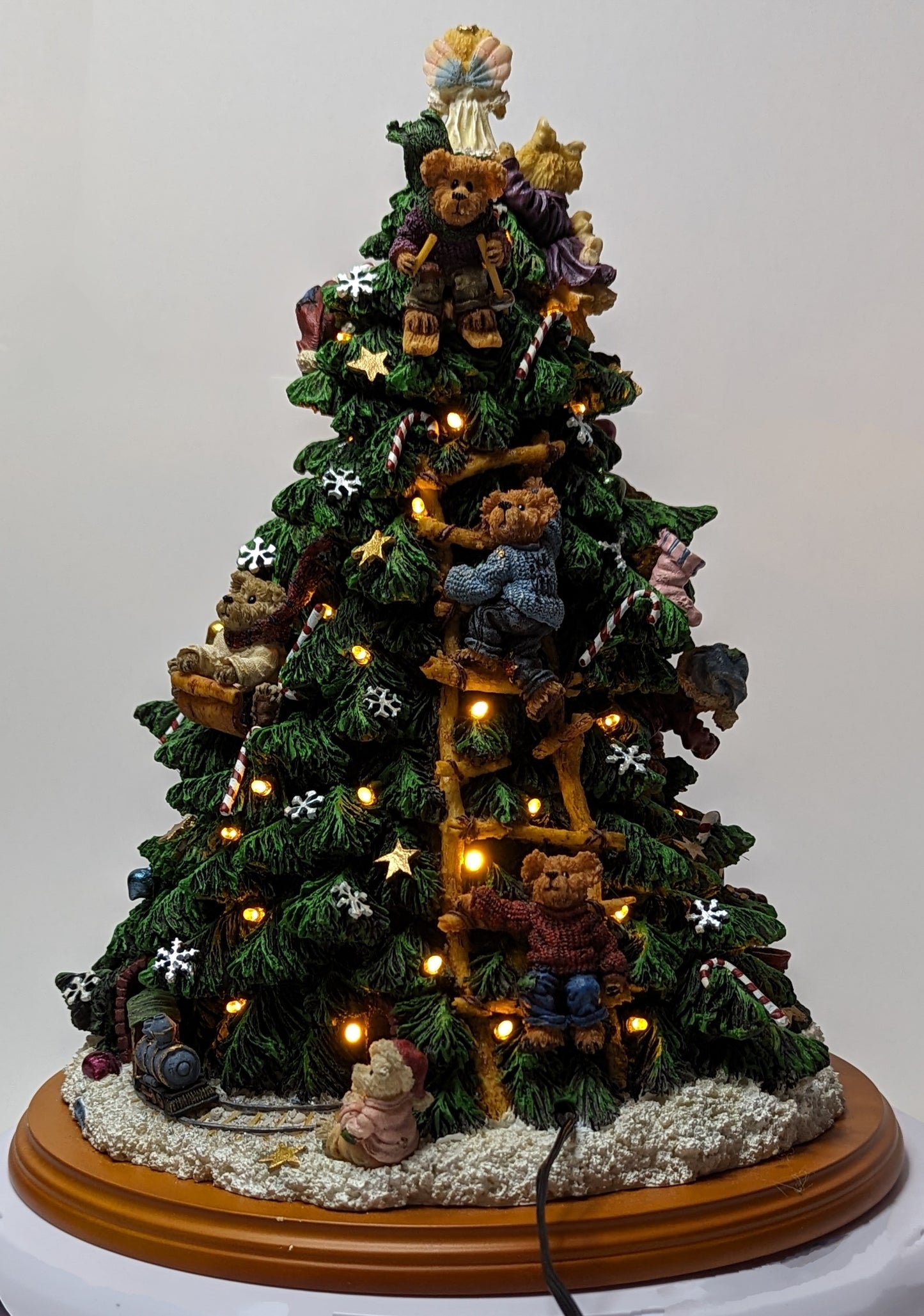 The Boyds Bears Christmas Tree Santa Bear Lighted Tree The Danbury Mint