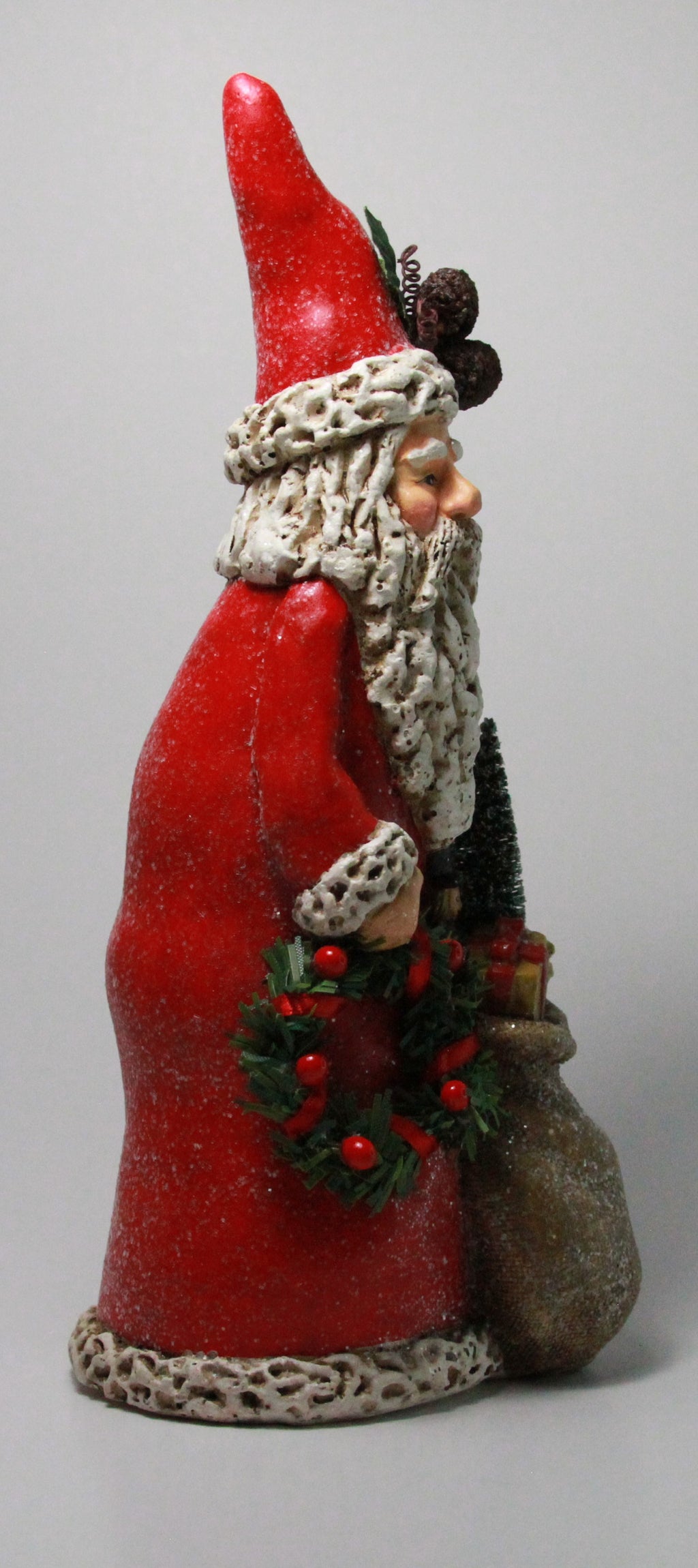 VINTAGE SANTA CLAUS WITH PRESENTS AND REETH