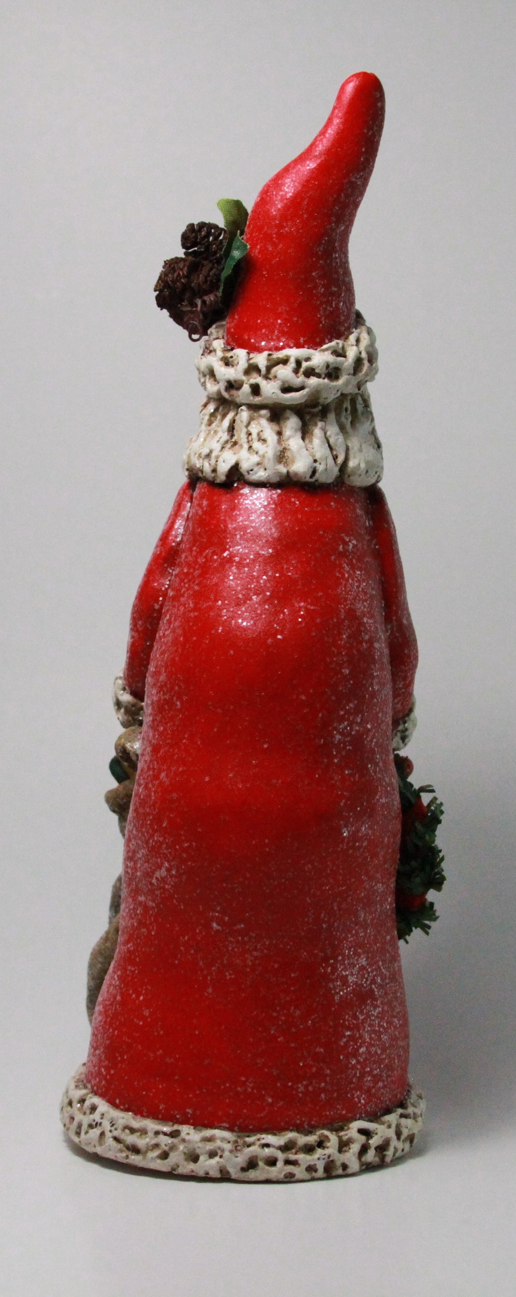 VINTAGE SANTA CLAUS WITH PRESENTS AND REETH