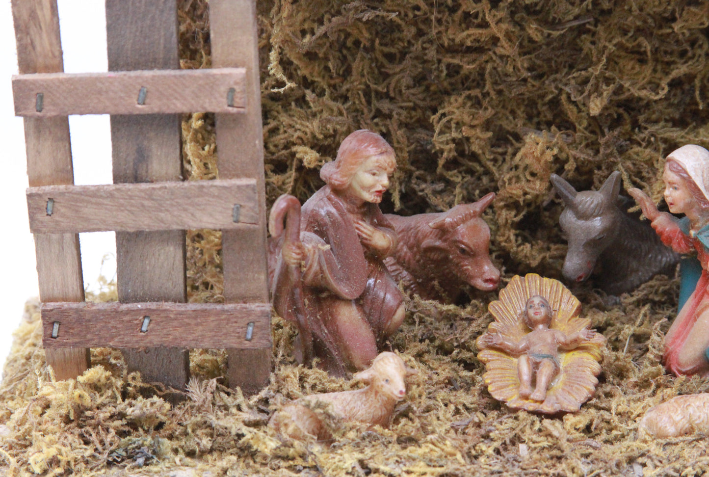 Beautiful Vintage Nativity Set