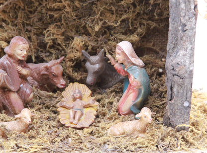 Beautiful Vintage Nativity Set