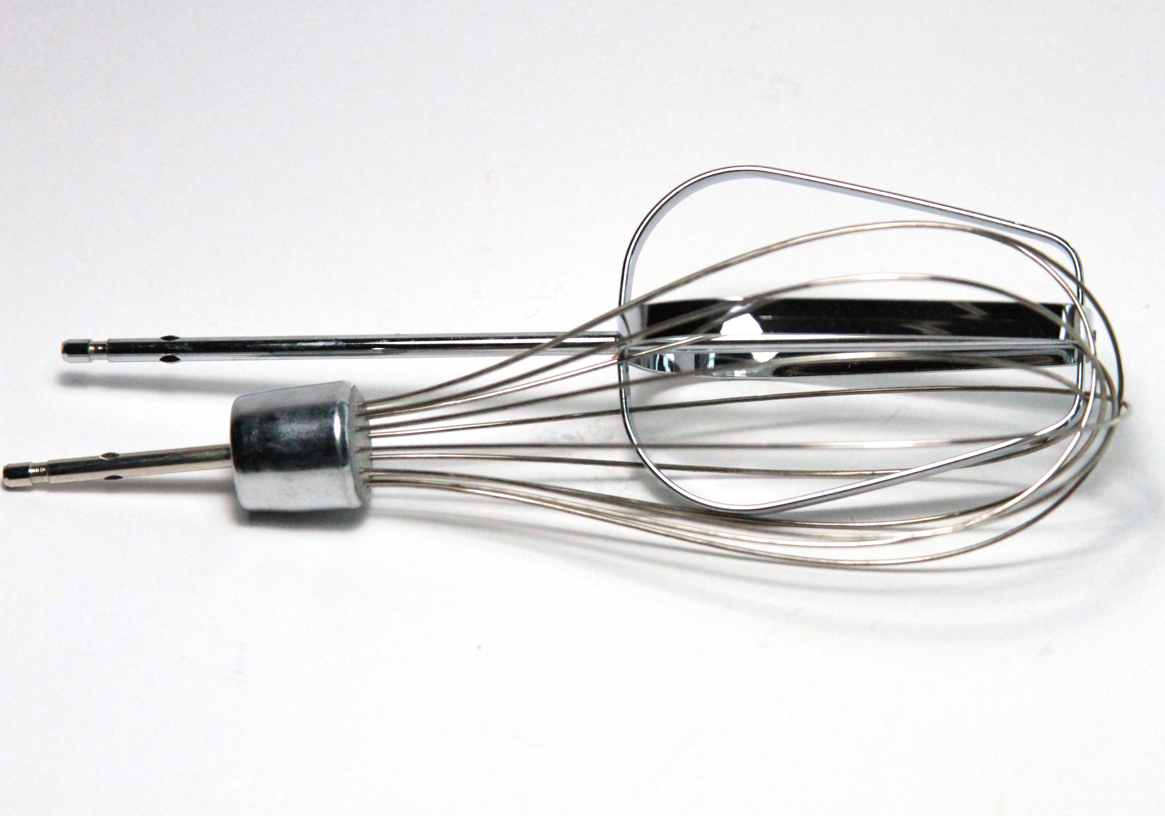 NEW SEALED Battery Operated Mini Mixer Food Blender Handheld Egg Whisk Beater
