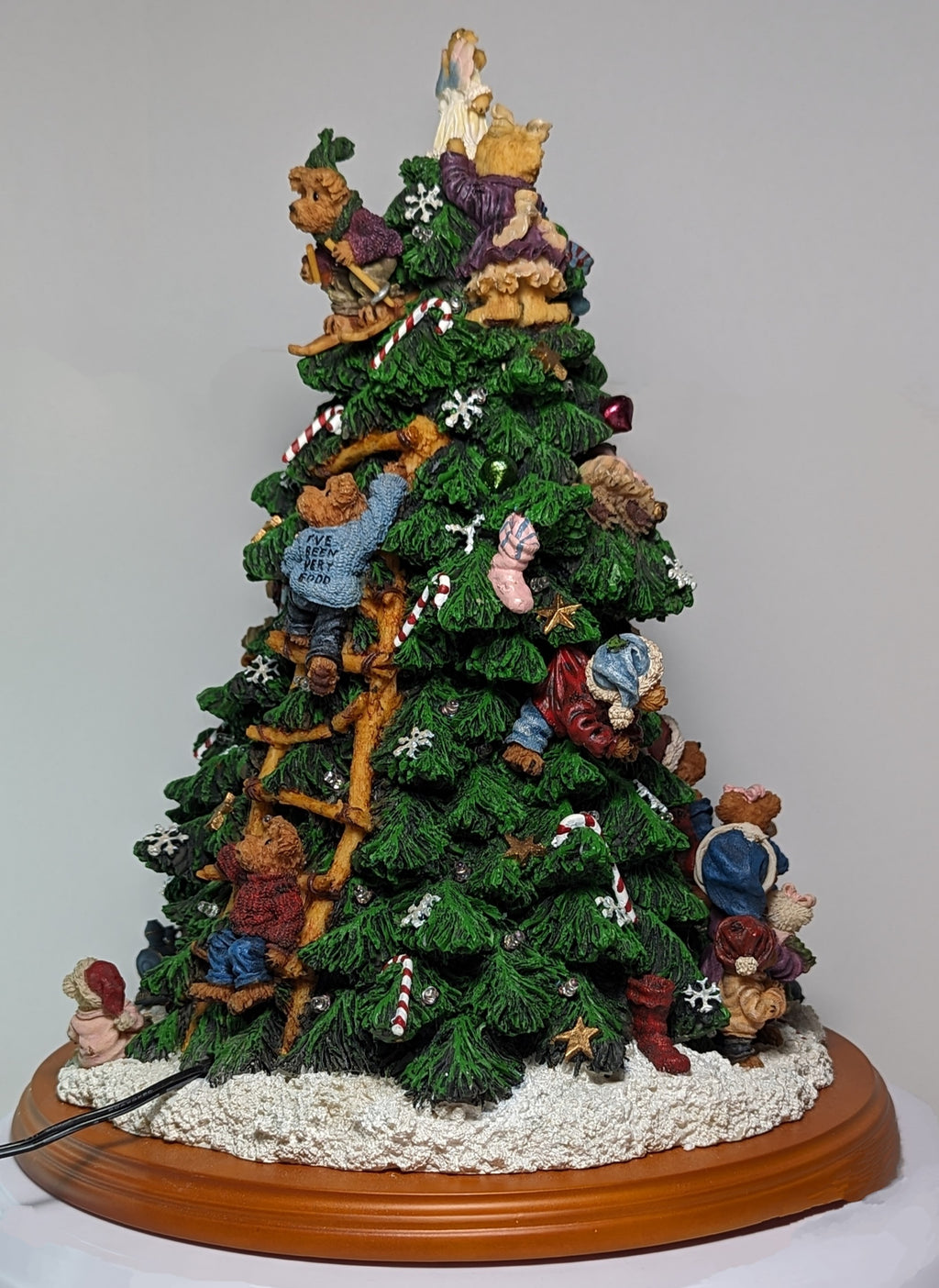 The Boyds Bears Christmas Tree Santa Bear Lighted Tree The Danbury Mint